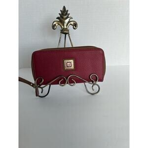 Stone Mountain Women's Large Cornwall Red Leather Wristlet Wallet